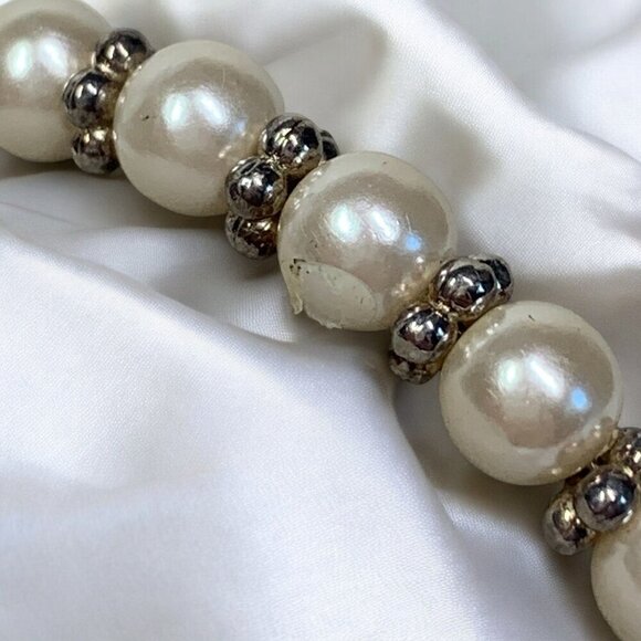 Vintage Napier Signed Round Faux Pearl & Silver Spacer Beaded Tennis Bracelet 7" - Picture 6 of 7